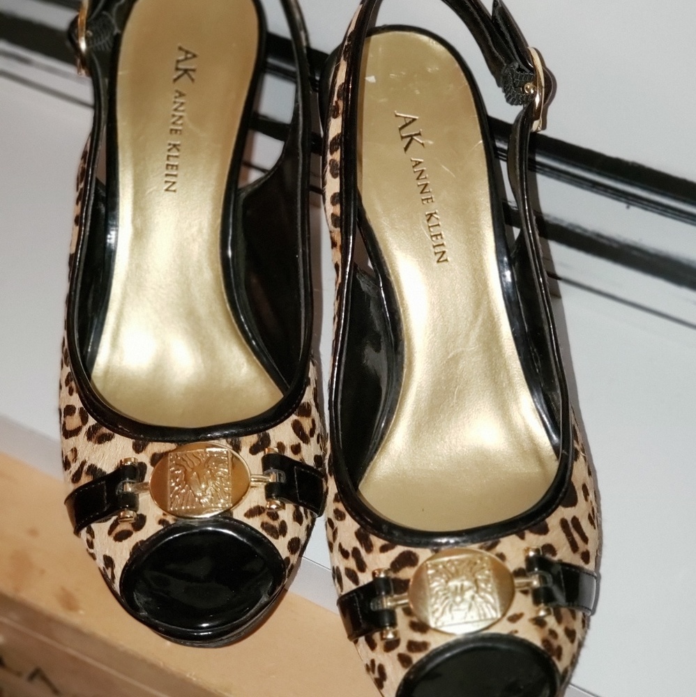 Anne Klein Cheetah Print Fur Slingbacks